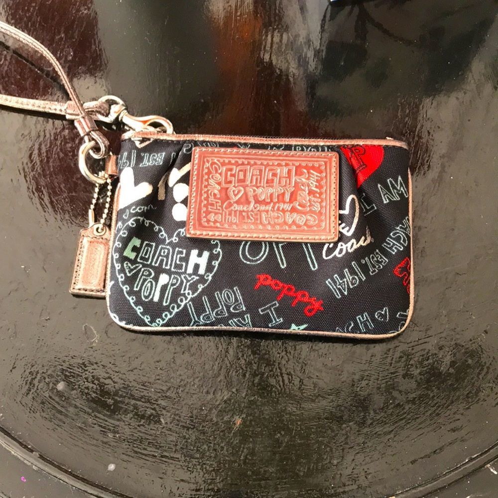 🌟 💫 Coach Poppy wristlet!